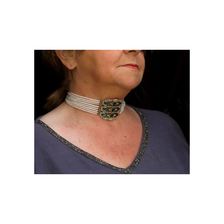bague raffinée en perle noire de Tahiti baroque dorée à lor j