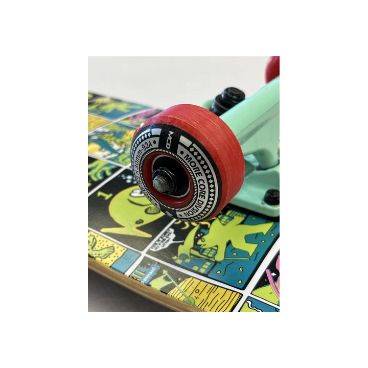 DELUXE SKATEBOARD DISTRIBUTION 2003 CATALOGUE - SHOP.TKF54.fr