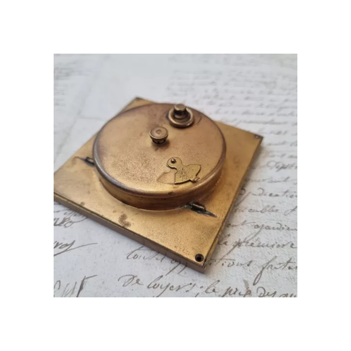 Statue Déesse En bronze Pied Dune Lampe Art Nouveau Signé LFS 