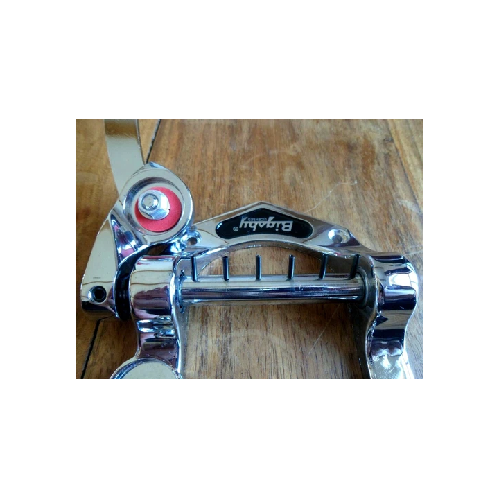NOUVELLE ANNONCESouldier Eisley Leather Saddle Guitar Strap Free