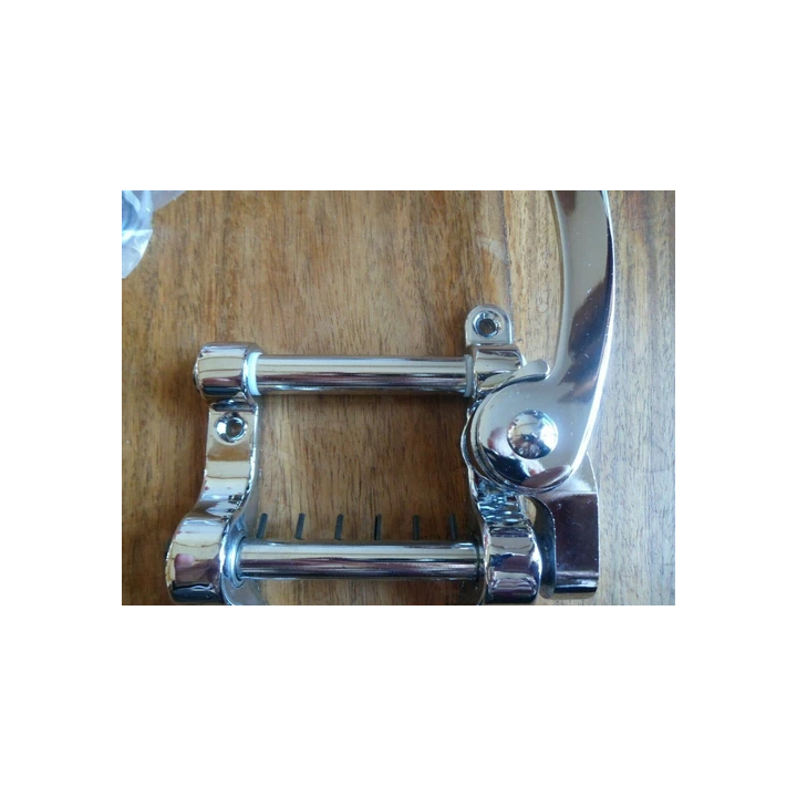 NOUVELLE ANNONCESouldier Eisley Leather Saddle Guitar Strap Free
