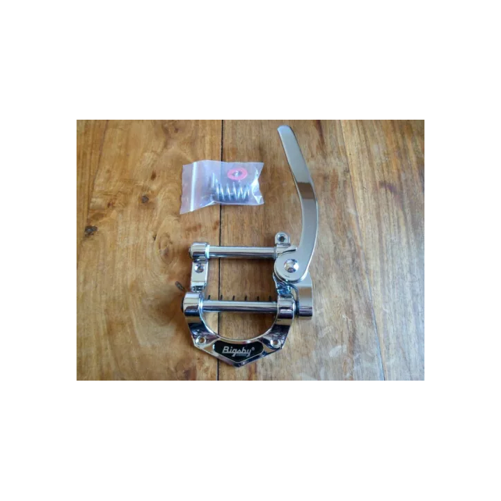 NOUVELLE ANNONCESouldier Eisley Leather Saddle Guitar Strap Free