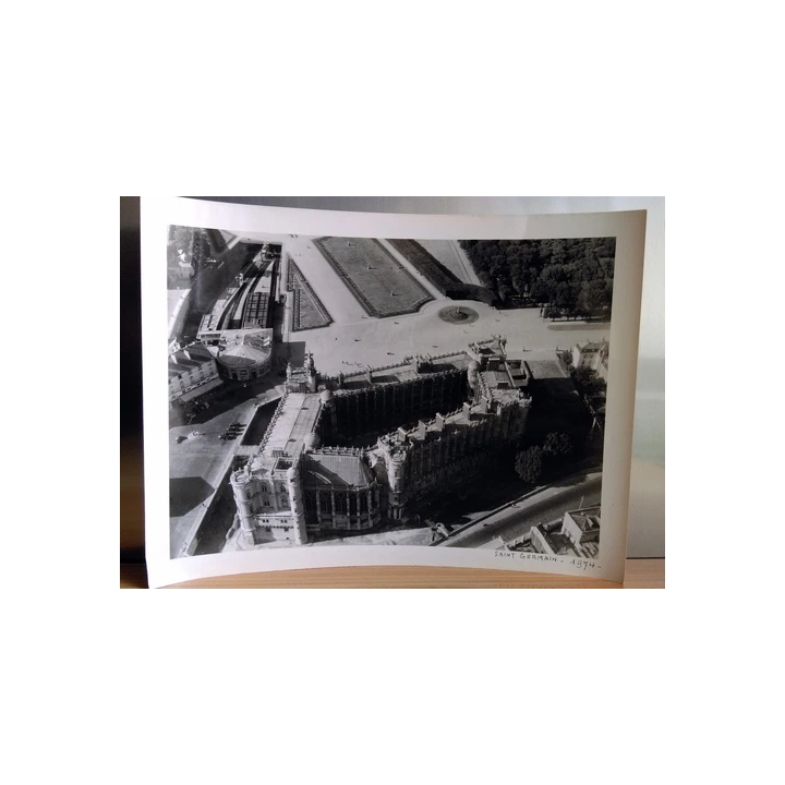 photo mode  jolie pin-up se chaussant vers 1990 silver print - S