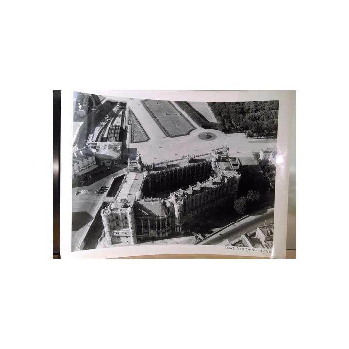photo mode  jolie pin-up se chaussant vers 1990 silver print - S
