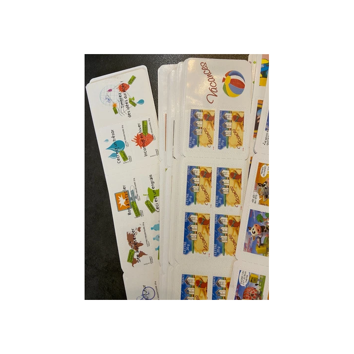 LOT DE BLOCS ET CARNETS DE TIMBRES EN EUROS NEUF FACIALE 160 - S