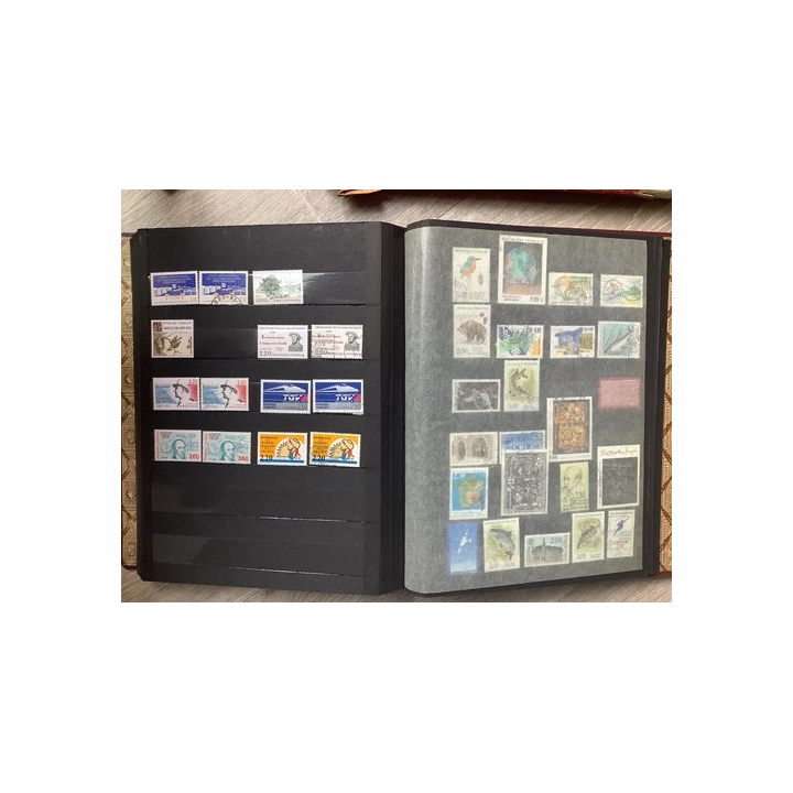 NOUVELLE ANNONCELot bloc de timbre neuf côté 320 euros - SHOP.