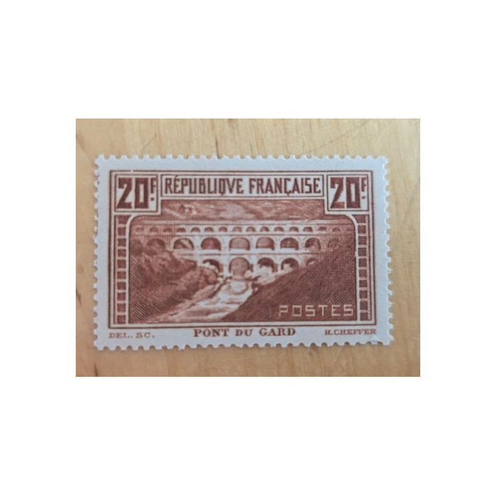 NOUVELLE ANNONCETimbre France 262 neuf avec charnière ref FVR 3