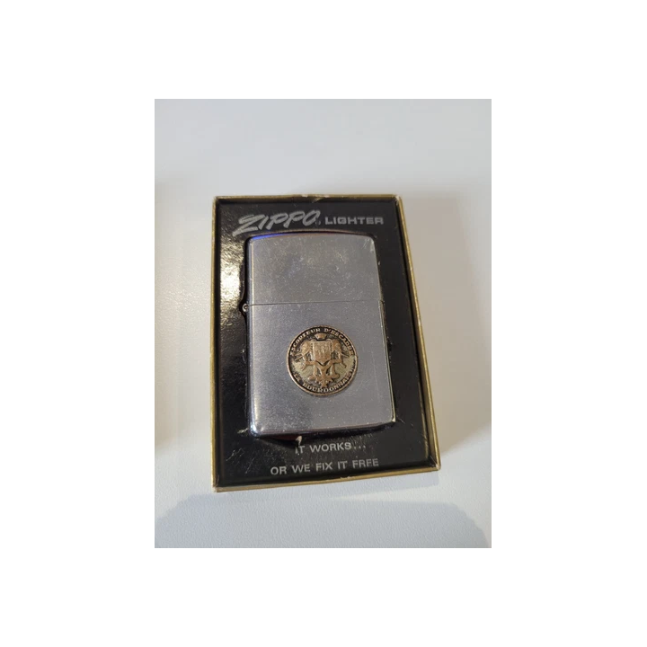 NOUVELLE ANNONCEOriginal Zippo Vietnam Vung Tau lighter LA USN -